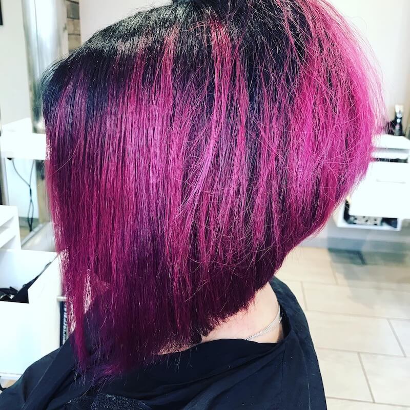 Galerie Photos Les Nuances de Julie, salon de coiffure, vous accueil pour vous refaire une beauté, pour femme, homme et enfant. Nos experts vous conseillerons pour vous trouver le look qui vous ira le mieux pour votre nouvelle coiffure et/ou couleur.